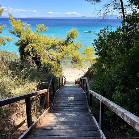 Cute House By The Sea * Kryopigi