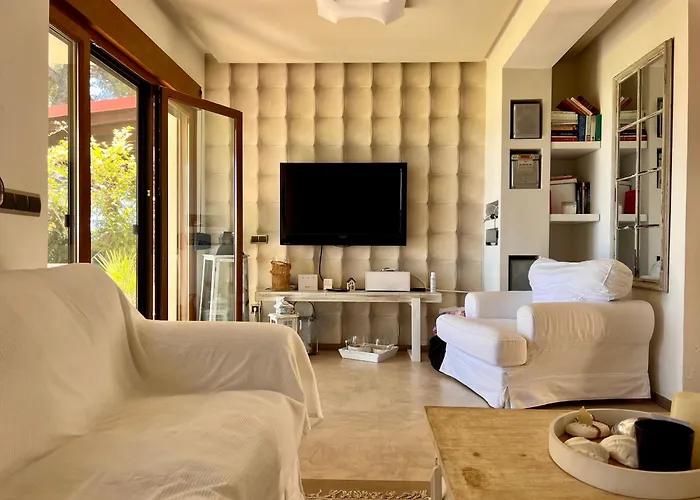 Dom wakacyjny Cute House By The Sea