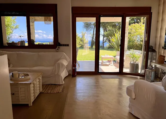 Cute House By The Sea *