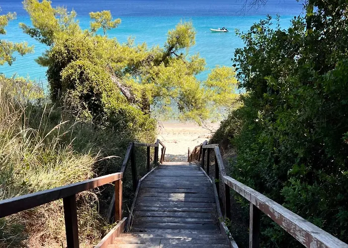 Cute House By The Sea * Kriopigi